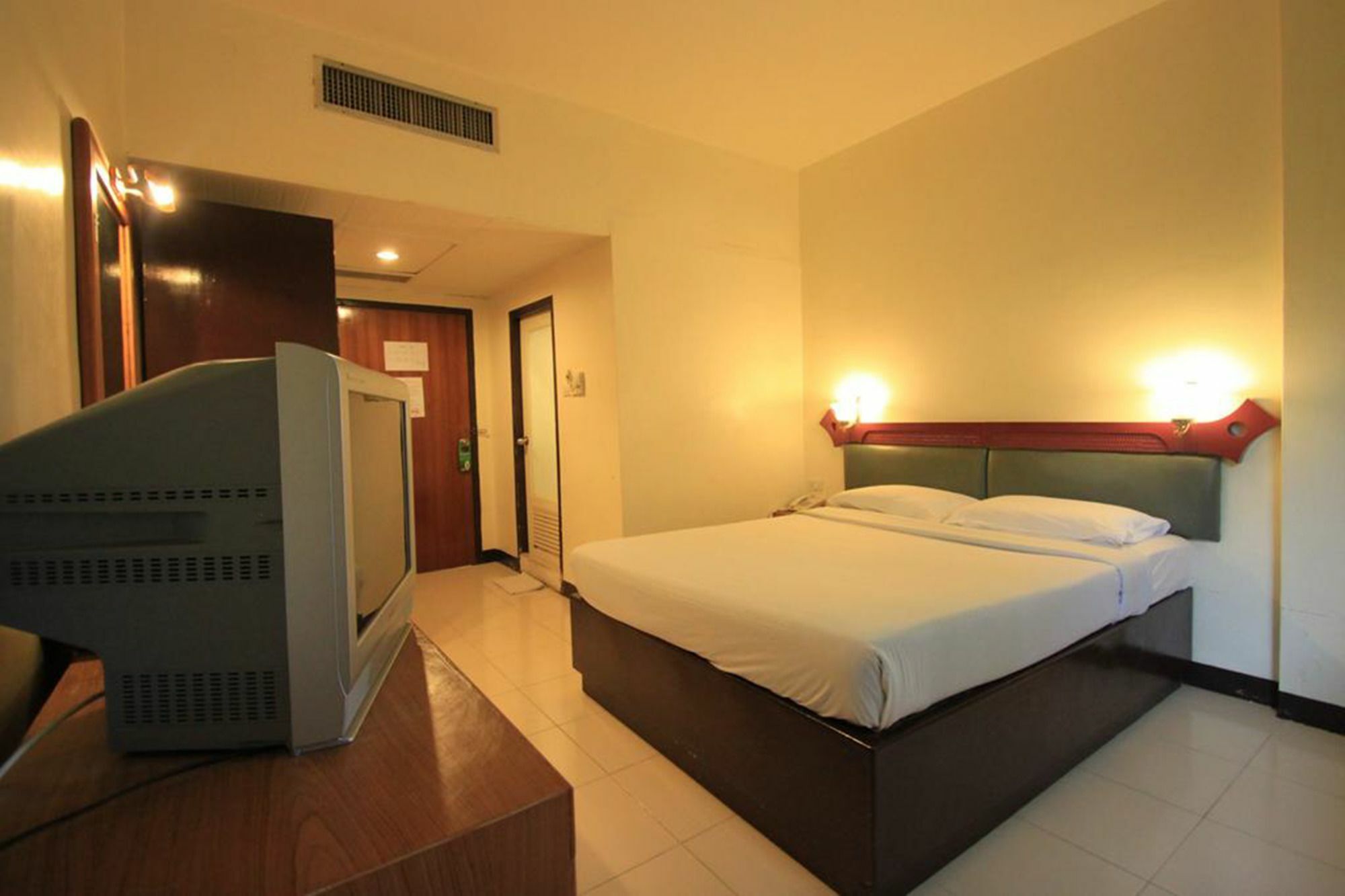 River Inn Kanchanaburi Exterior foto