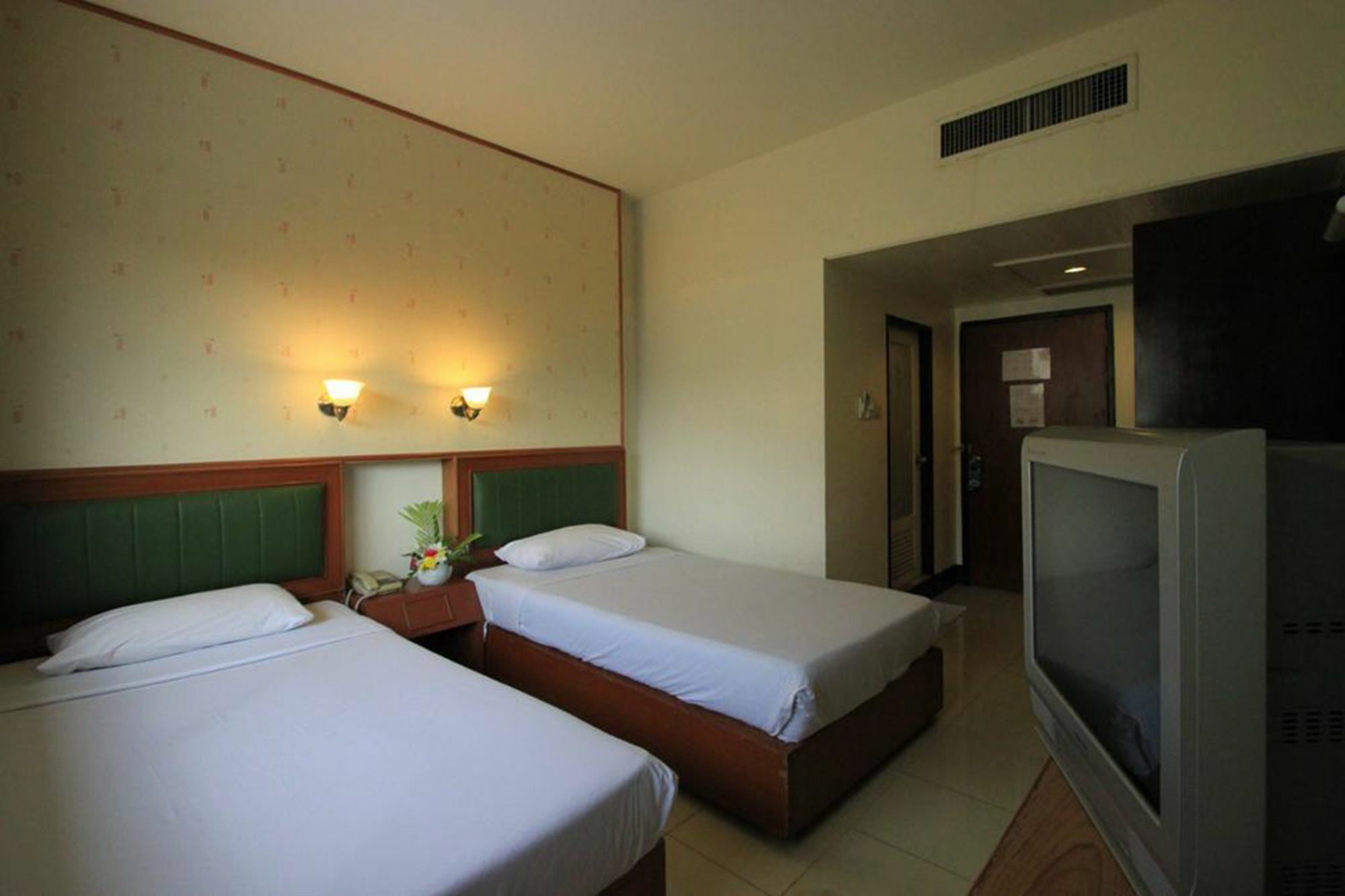 River Inn Kanchanaburi Exterior foto